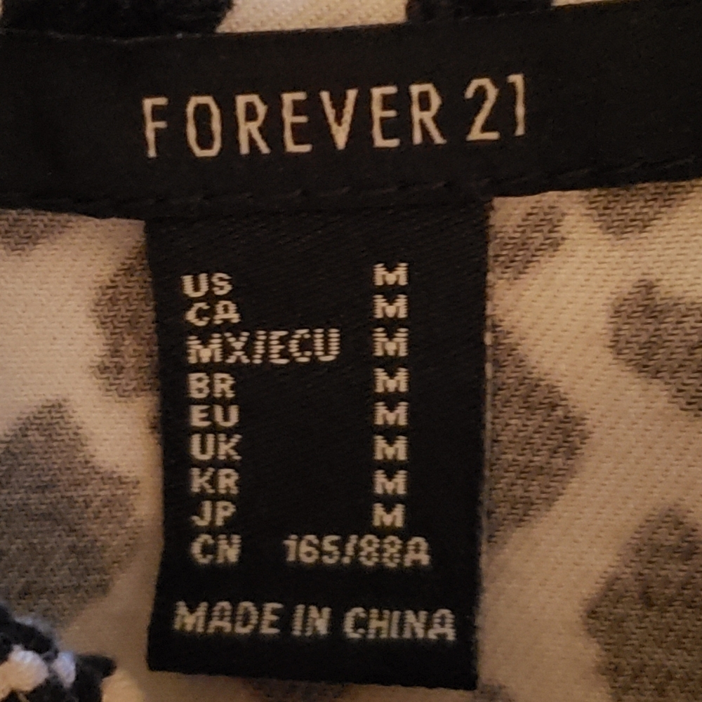 EXCELLENT CONDITION! FOREVER  21 SHORT SLEEVE  TOP - Picture 4 of 4